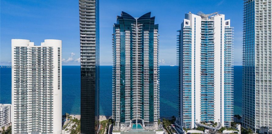 Condo in Sunny Isles Beach, Florida, 1 bedroom  № 1394261