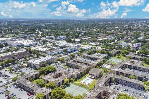 Condo in Miami, Florida, 1 bedroom  № 1394303 - photo 30