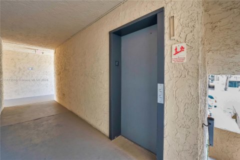 Condominio en venta en Miami, Florida, 1 dormitorio, 99.13 m2 № 1394303 - foto 26