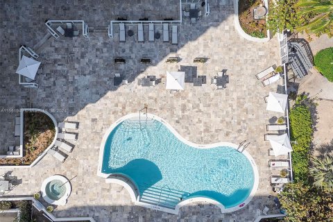 Condominio en venta en Surfside, Florida, 2 dormitorios, 130.99 m2 № 1071776 - foto 5