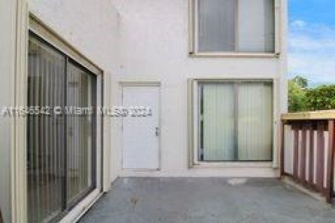 Townhouse in Miami, Florida 3 bedrooms, 128.02 sq.m. № 1329289 - photo 7