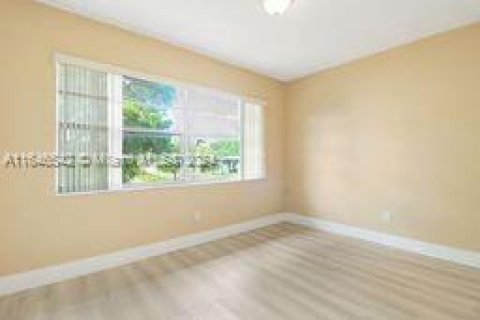 Townhouse in Miami, Florida 3 bedrooms, 128.02 sq.m. № 1329289 - photo 15