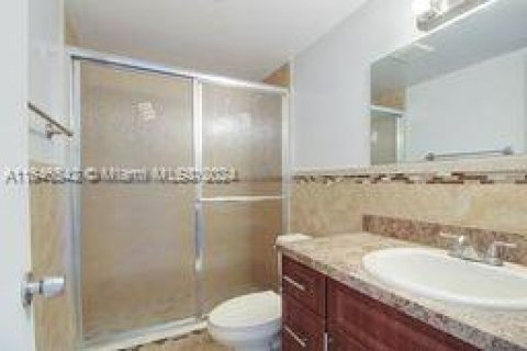 Touwnhouse à louer à Miami, Floride: 3 chambres, 128.02 m2 № 1329289 - photo 4