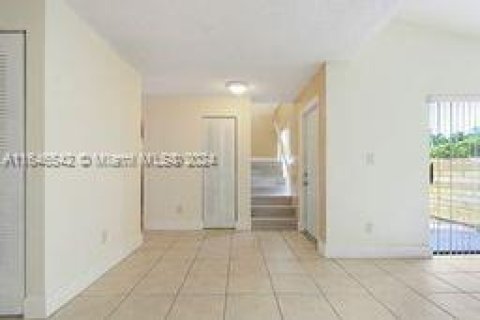 Townhouse in Miami, Florida 3 bedrooms, 128.02 sq.m. № 1329289 - photo 14