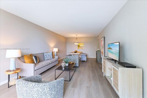 Copropriété à vendre à Sunny Isles Beach, Floride: 1 chambre, 93.37 m2 № 1329281 - photo 6