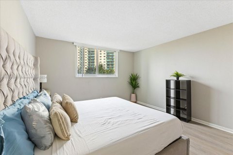 Condo in Sunny Isles Beach, Florida, 1 bedroom  № 1329281 - photo 9