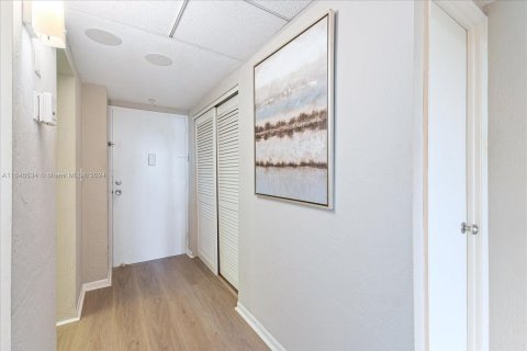 Copropriété à vendre à Sunny Isles Beach, Floride: 1 chambre, 93.37 m2 № 1329281 - photo 14