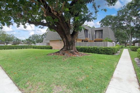 Touwnhouse à vendre à West Palm Beach, Floride: 2 chambres, 114.83 m2 № 1065806 - photo 1