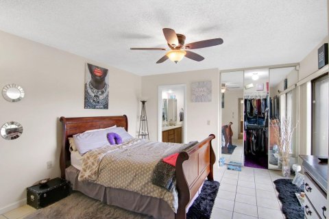 Touwnhouse à vendre à West Palm Beach, Floride: 2 chambres, 114.83 m2 № 1065808 - photo 3