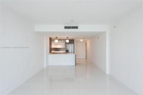 Condo in Miami, Florida, 3 bedrooms  № 1356613 - photo 4