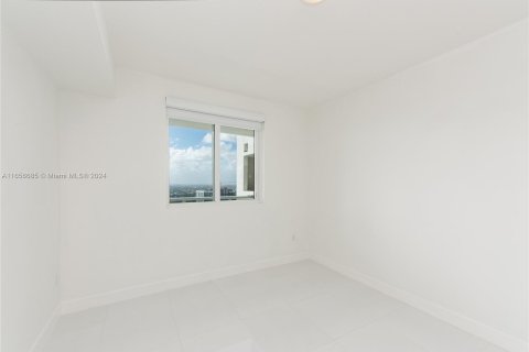 Condo in Miami, Florida, 3 bedrooms  № 1356613 - photo 17