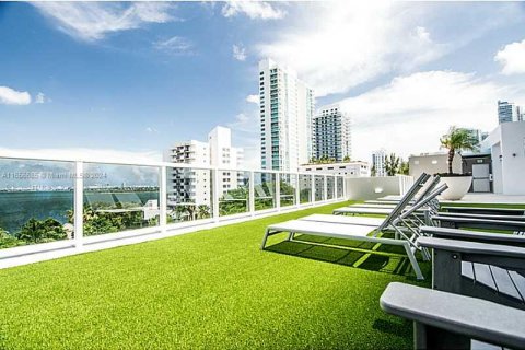 Condominio en alquiler en Miami, Florida, 3 dormitorios, 148.74 m2 № 1356613 - foto 23