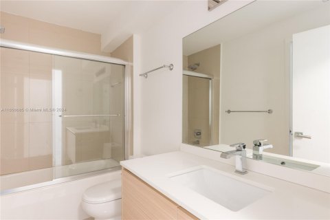 Copropriété à louer à Miami, Floride: 3 chambres, 148.74 m2 № 1356613 - photo 22