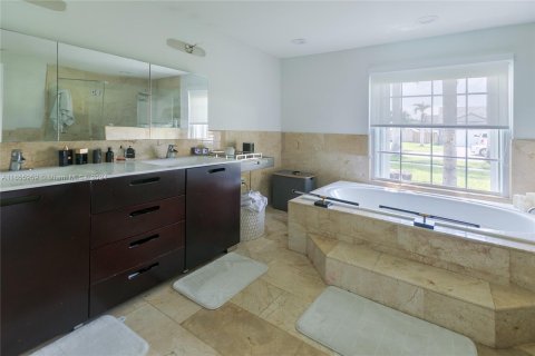 Villa ou maison à louer à Cutler Bay, Floride: 4 chambres, 227.15 m2 № 1356609 - photo 21