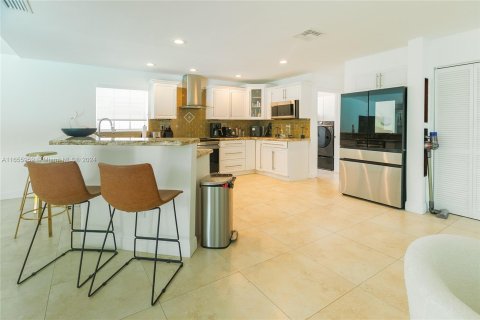 Casa en alquiler en Cutler Bay, Florida, 4 dormitorios, 227.15 m2 № 1356609 - foto 12