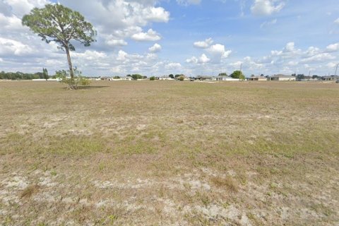 Land in Cape Coral, Florida № 1055176 - photo 1