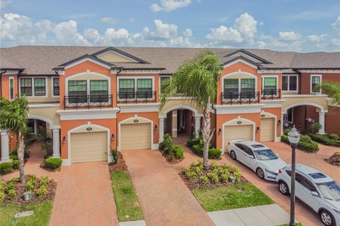 Adosado en venta en Lutz, Florida, 3 dormitorios, 152.08 m2 № 1372166 - foto 1