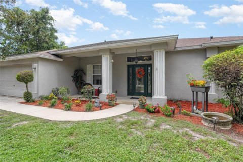 Villa ou maison à vendre à Cocoa, Floride: 3 chambres, 219.62 m2 № 1372131 - photo 1