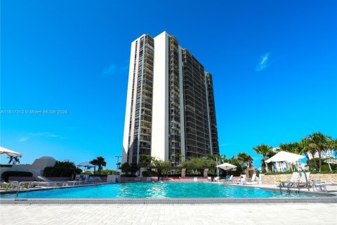 Condominio en venta en Aventura, Florida, 2 dormitorios, 121.98 m2 № 1238734 - foto 17