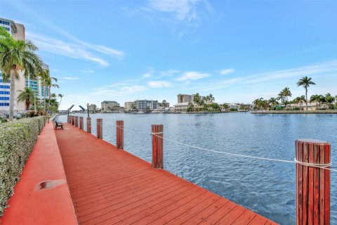 Condo in Fort Lauderdale, Florida, 2 bedrooms  № 1031791 - photo 4