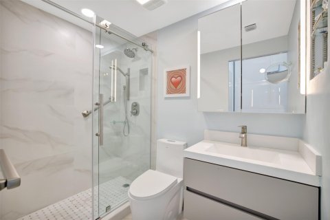 Condo in Fort Lauderdale, Florida, 2 bedrooms  № 1031791 - photo 11