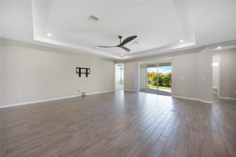 Villa ou maison à vendre à Punta Gorda, Floride: 4 chambres, 219.99 m2 № 1027268 - photo 14