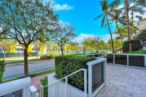 Touwnhouse à vendre à Miami Beach, Floride: 2 chambres, 173.17 m2 № 1040134 - photo 11