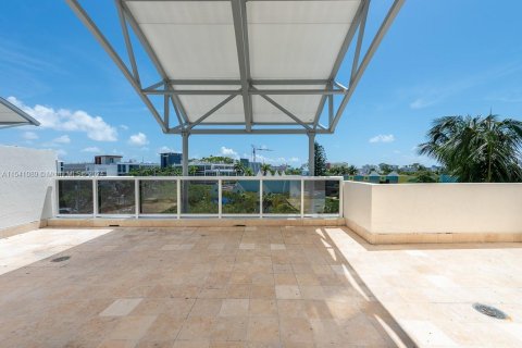 Townhouse in Miami Beach, Florida 2 bedrooms, 173.17 sq.m. № 1040134 - photo 28