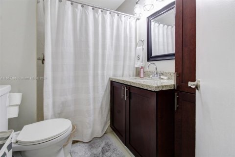 Adosado en venta en Miami, Florida, 3 dormitorios, 137.31 m2 № 1360275 - foto 24