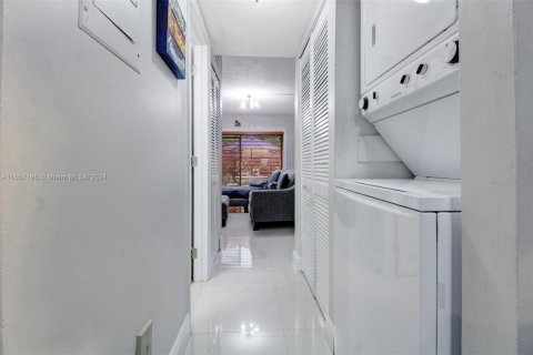 Adosado en venta en Miami, Florida, 3 dormitorios, 137.31 m2 № 1360275 - foto 14