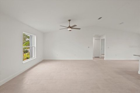 House in Palm Bay, Florida 3 bedrooms, 151.52 sq.m. № 1052356 - photo 14