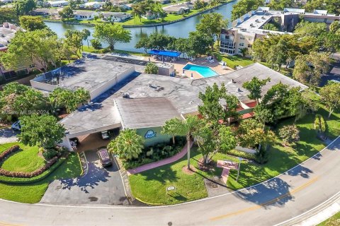 Condo in Tamarac, Florida, 1 bedroom  № 1396825 - photo 22