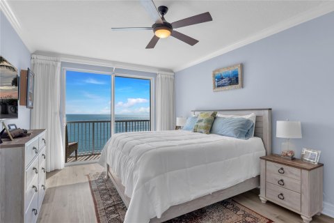 Condo in Hutchinson Island South, Florida, 3 bedrooms  № 1097473 - photo 29