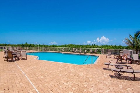 Condo in Hutchinson Island South, Florida, 3 bedrooms  № 1097473 - photo 16