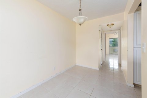 Condo in West Palm Beach, Florida, 1 bedroom  № 1171214 - photo 16