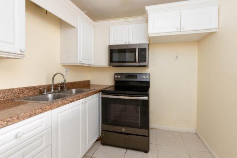 Condo in West Palm Beach, Florida, 1 bedroom  № 1171214 - photo 15