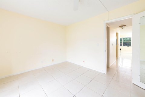 Condo in West Palm Beach, Florida, 1 bedroom  № 1171214 - photo 12