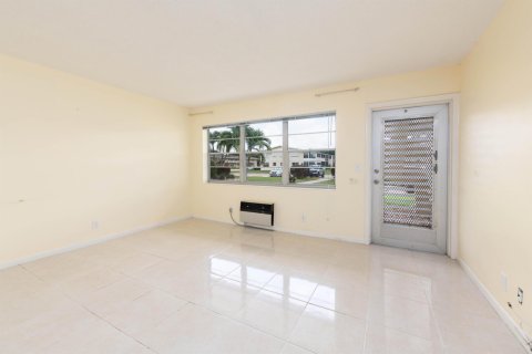 Condo in West Palm Beach, Florida, 1 bedroom  № 1171214 - photo 17