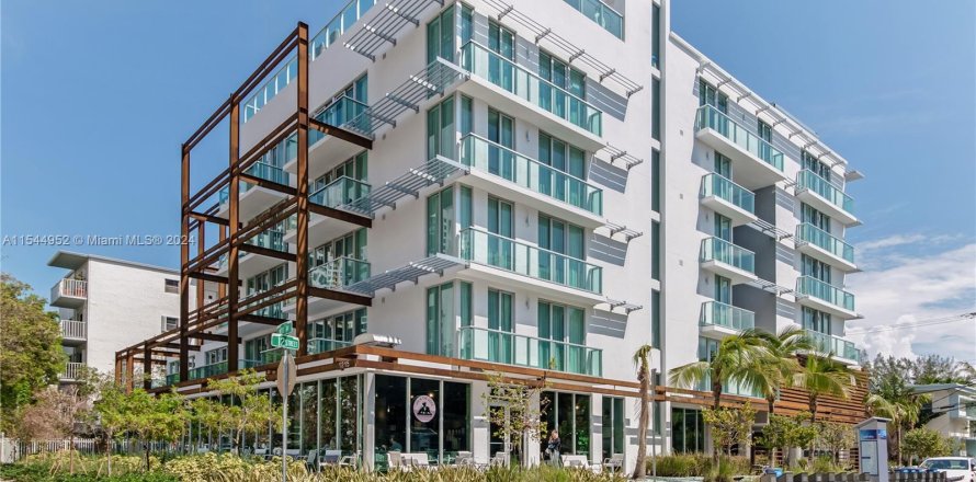 Condominio en Miami Beach, Florida, 1 dormitorio  № 1047386