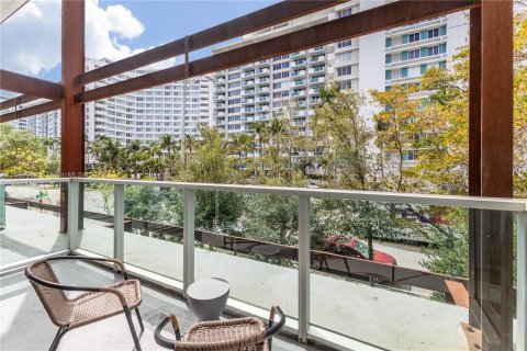 Condo in Miami Beach, Florida, 1 bedroom  № 1047386 - photo 3