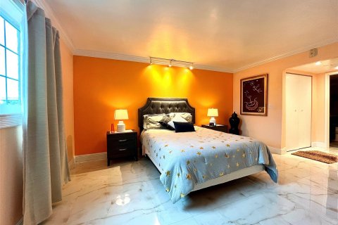 Condominio en venta en Wilton Manors, Florida, 1 dormitorio, 68.56 m2 № 1018198 - foto 10