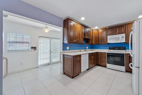 Condominio en venta en Palm Beach Gardens, Florida, 2 dormitorios, 103.68 m2 № 1068529 - foto 9