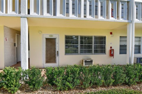 Condo in Boca Raton, Florida, 1 bedroom  № 1099131 - photo 11