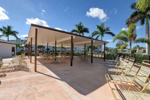 Condo in Boca Raton, Florida, 1 bedroom  № 1099131 - photo 2