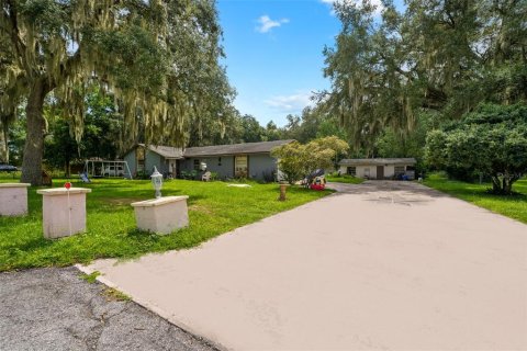 Villa ou maison à vendre à Zephyrhills, Floride: 2 chambres, 188.41 m2 № 1370089 - photo 1