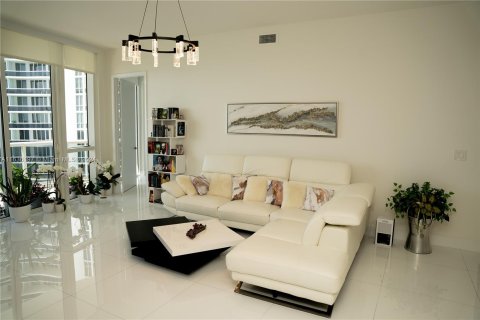 Condo in Sunny Isles Beach, Florida, 3 bedrooms  № 1306198 - photo 11