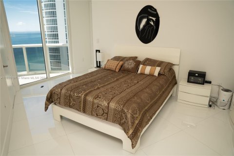 Condominio en venta en Sunny Isles Beach, Florida, 3 dormitorios, 195.65 m2 № 1306198 - foto 19