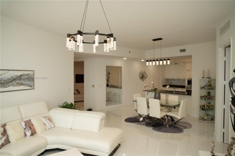 Condo in Sunny Isles Beach, Florida, 3 bedrooms  № 1306198 - photo 14