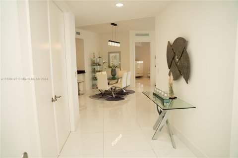 Copropriété à vendre à Sunny Isles Beach, Floride: 3 chambres, 195.65 m2 № 1306198 - photo 4