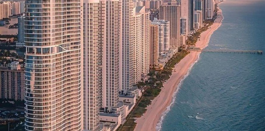 Condominio en Sunny Isles Beach, Florida, 3 dormitorios  № 1306198